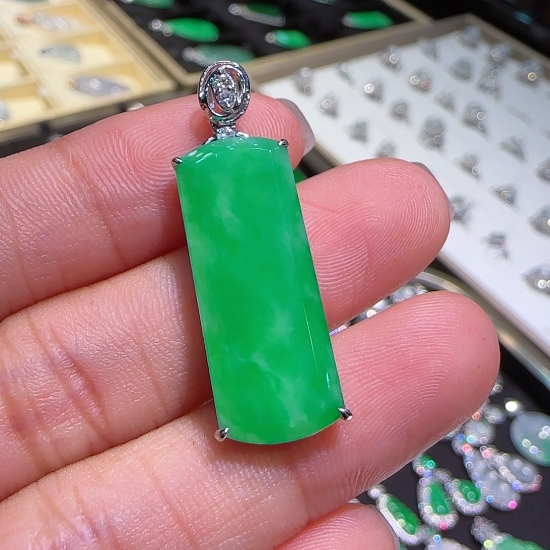 翡翠吊坠(不含链)18K金镶嵌无事牌