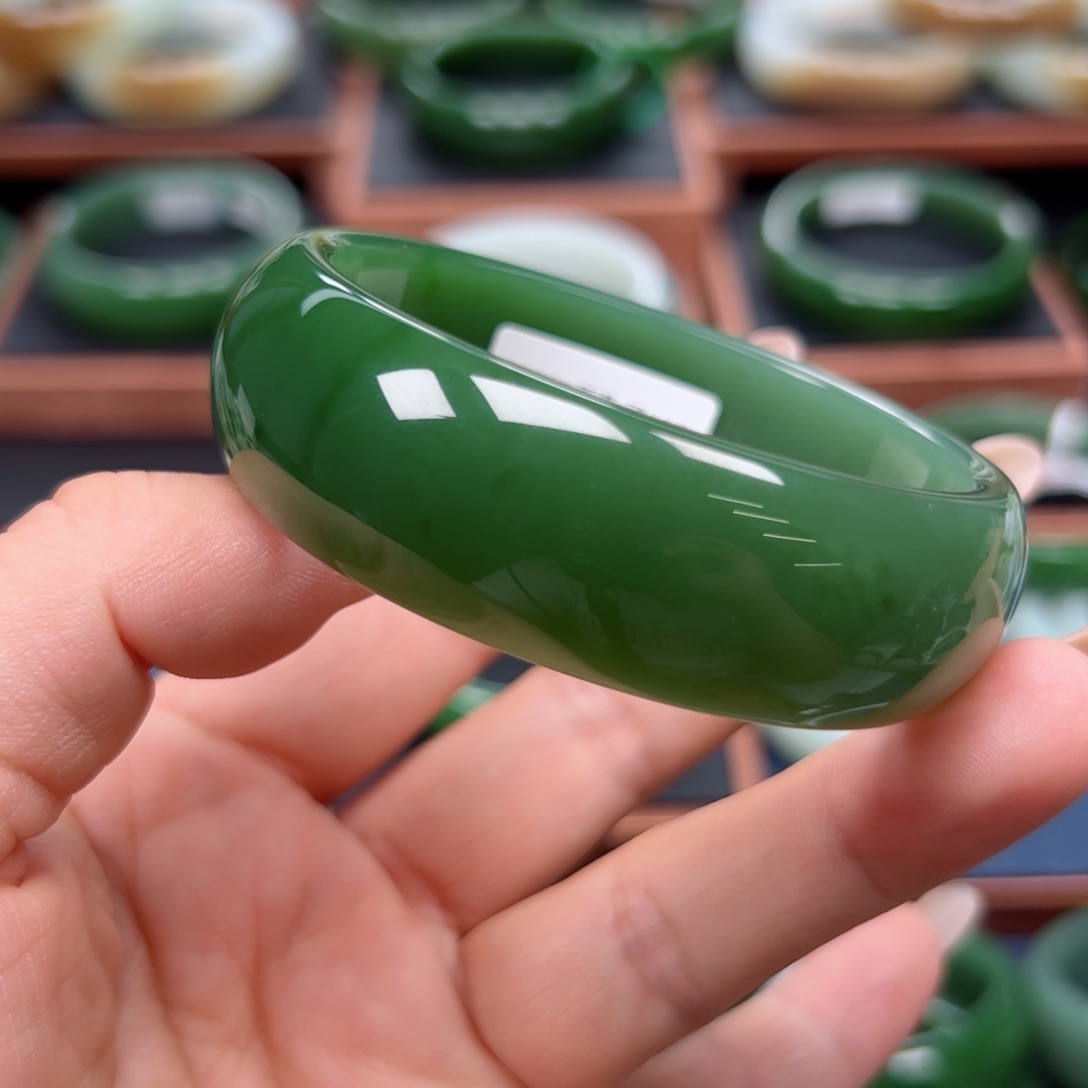 未镶嵌手镯和田玉（碧玉）5657圈口