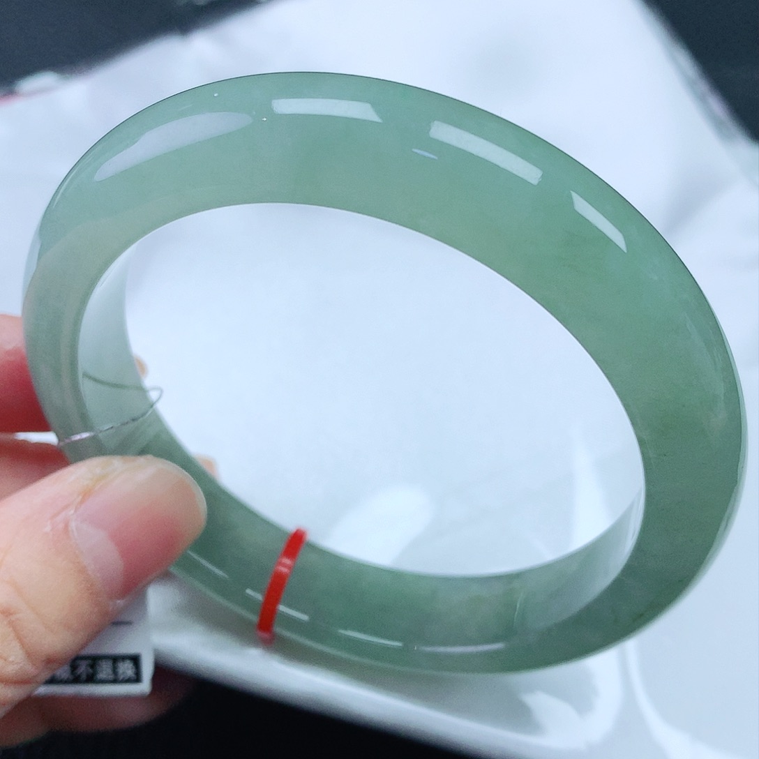 翡翠手镯未镶嵌57圈