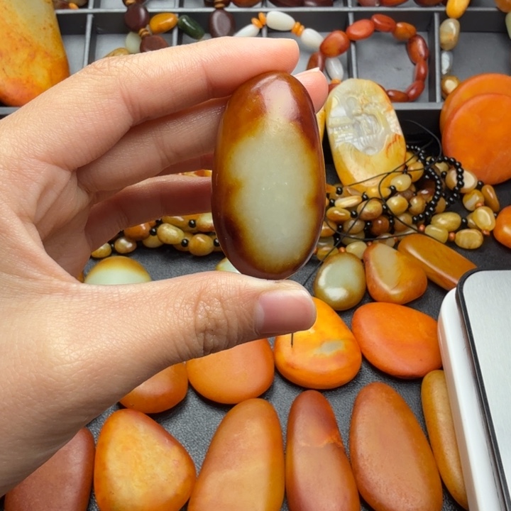 可***失和田玉未镶嵌颈饰