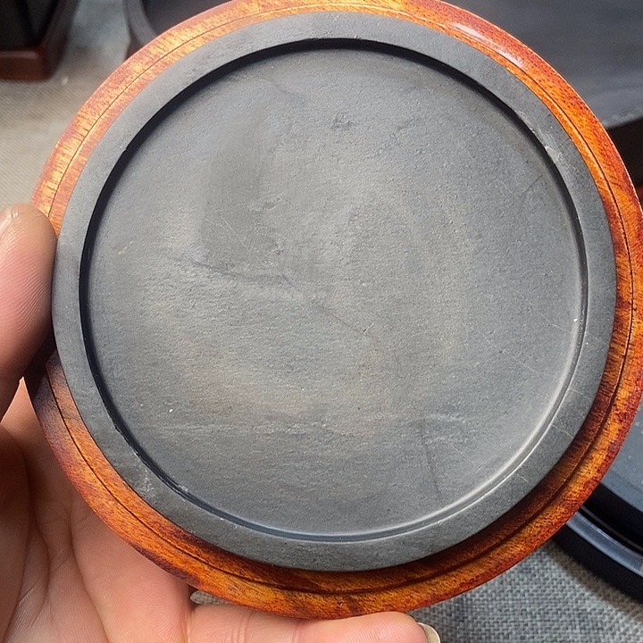 老坑水弦坑细龙鳞圆形墨海4寸带合