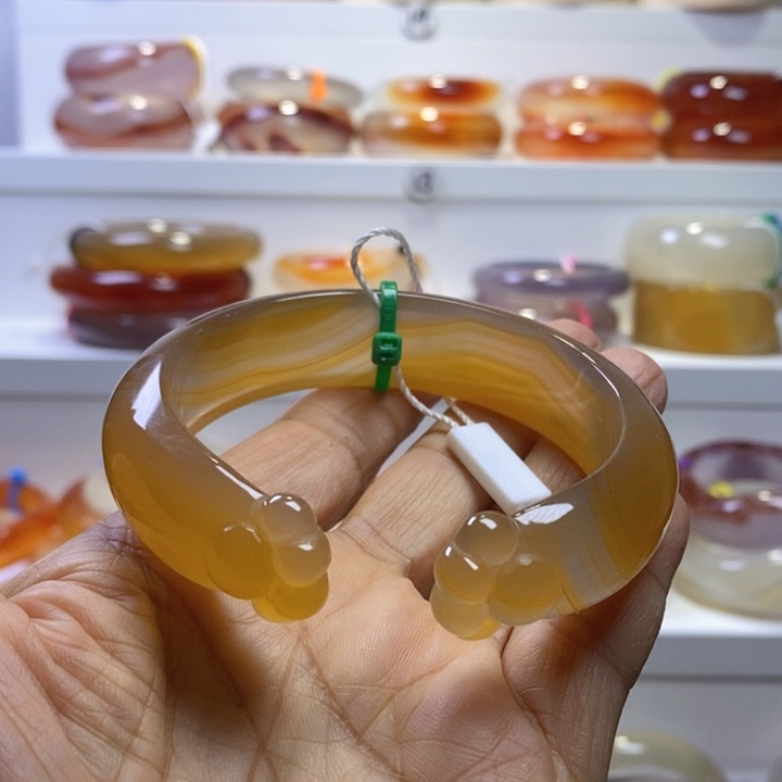 玛瑙/玉髓手镯未镶嵌