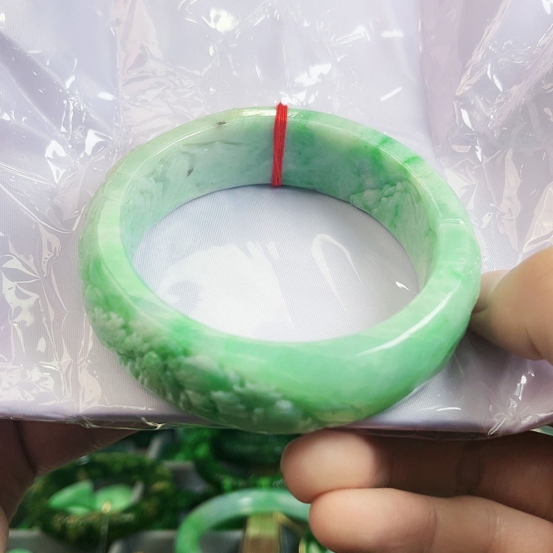 翡翠手镯未镶嵌手镯60.8