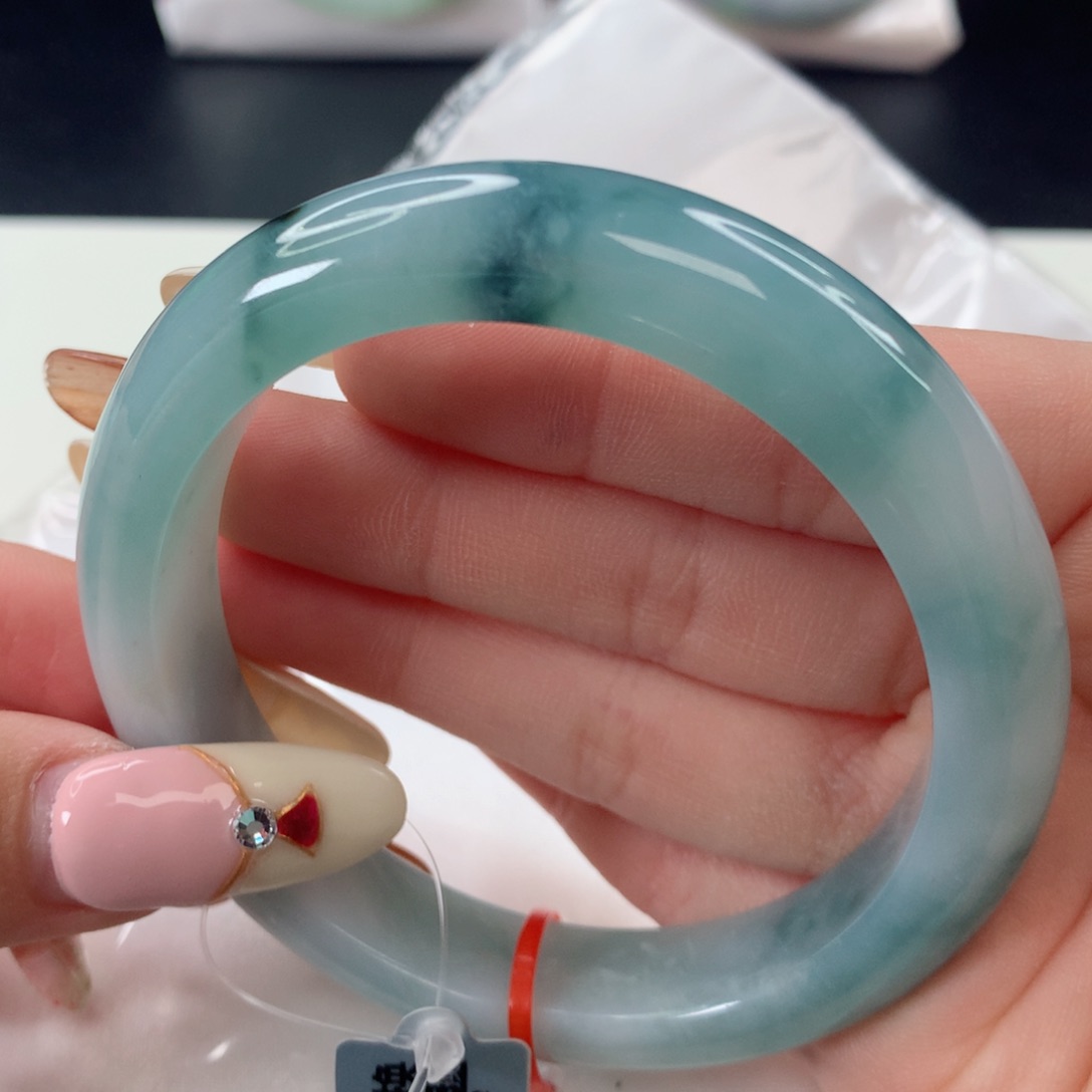 翡翠手镯未镶嵌57蓝底飘花