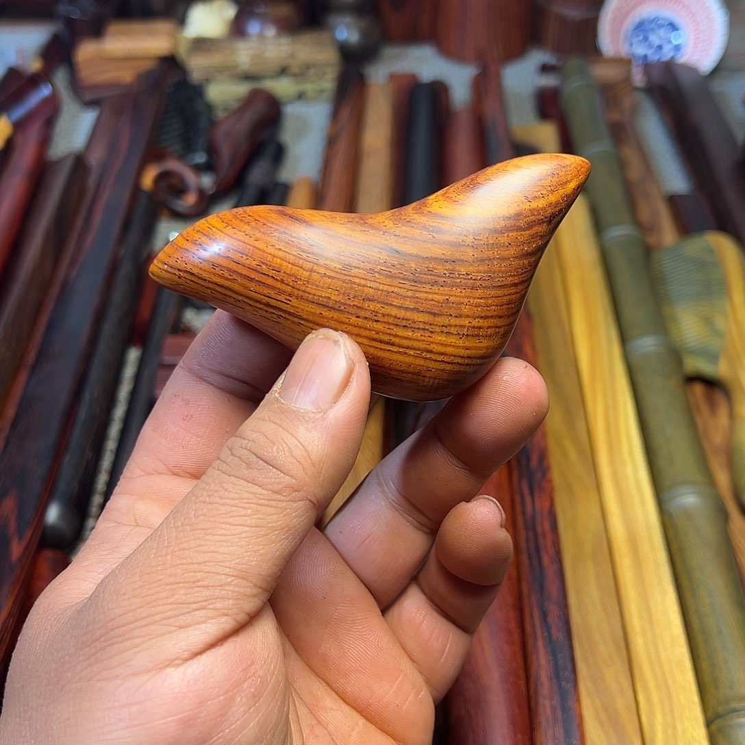 维腊木（绿檀）微凹黄檀