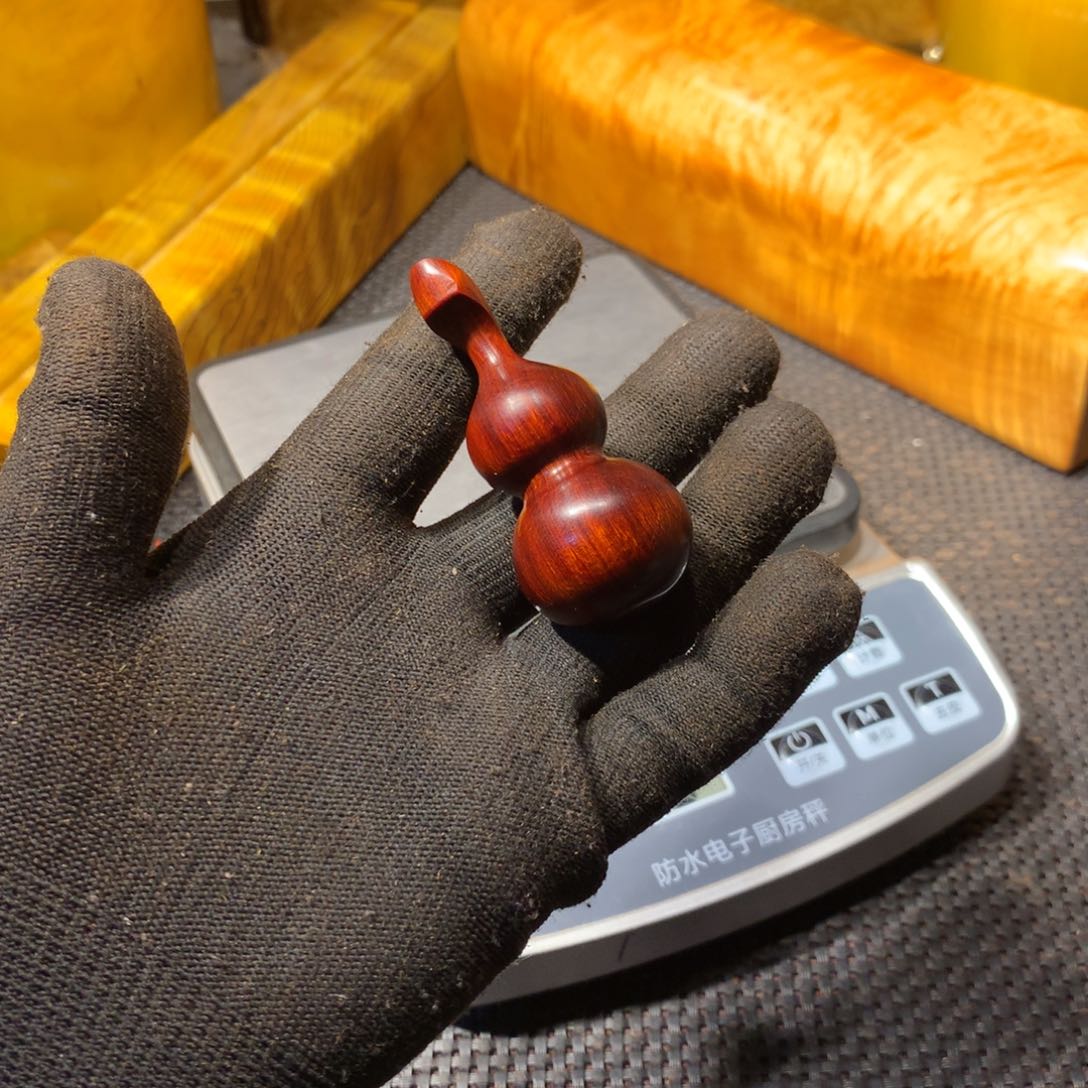 金丝楠葫芦把件木