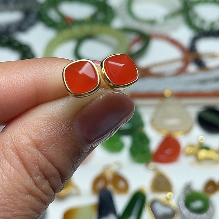 锦***鲤南红玛瑙银S925镶嵌耳饰