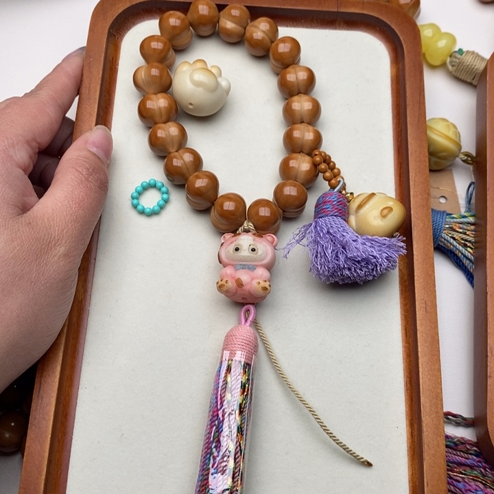 吊坠猴头核桃屁桃