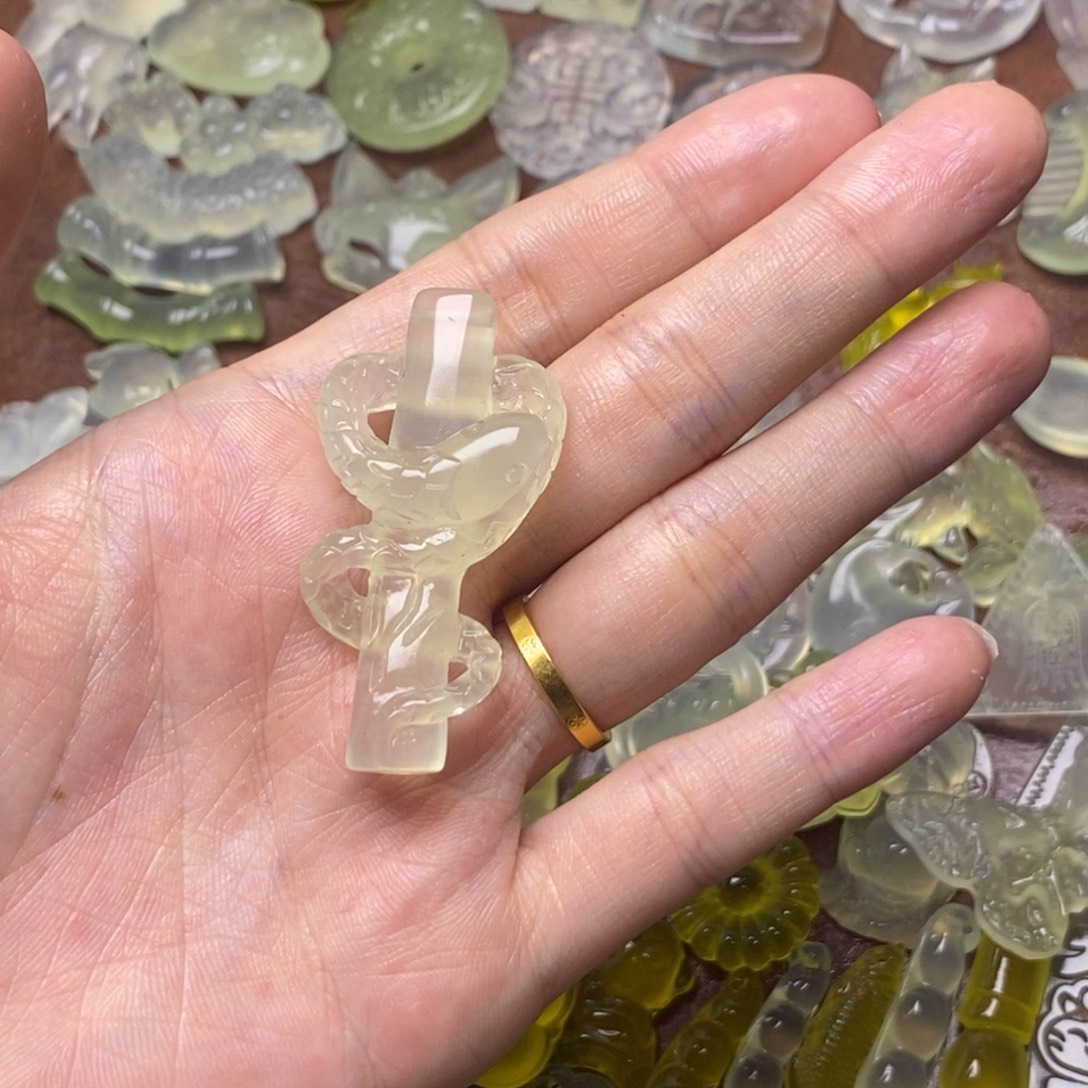 蛇纹石玉合金颈饰