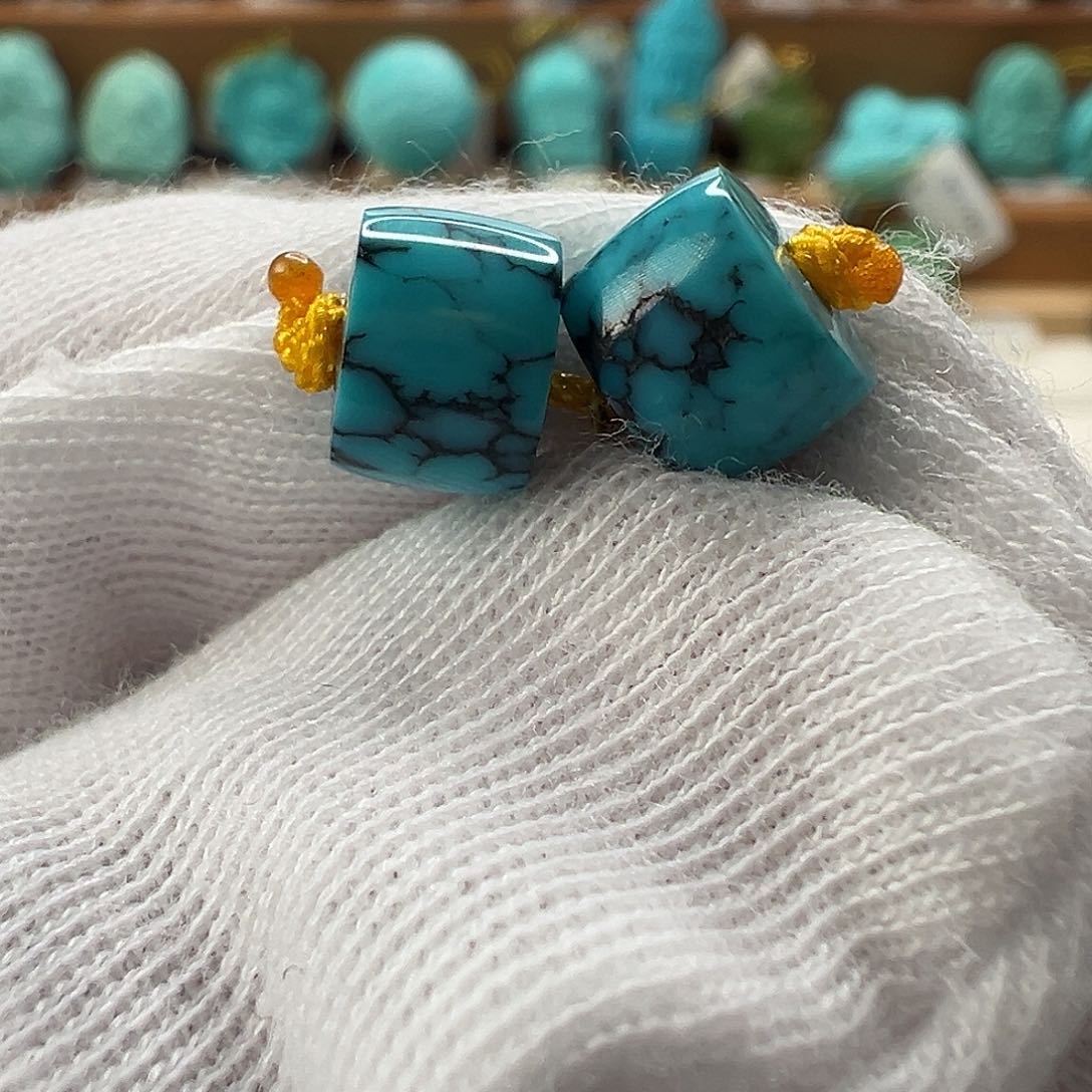 绿松石直切对珠未镶嵌