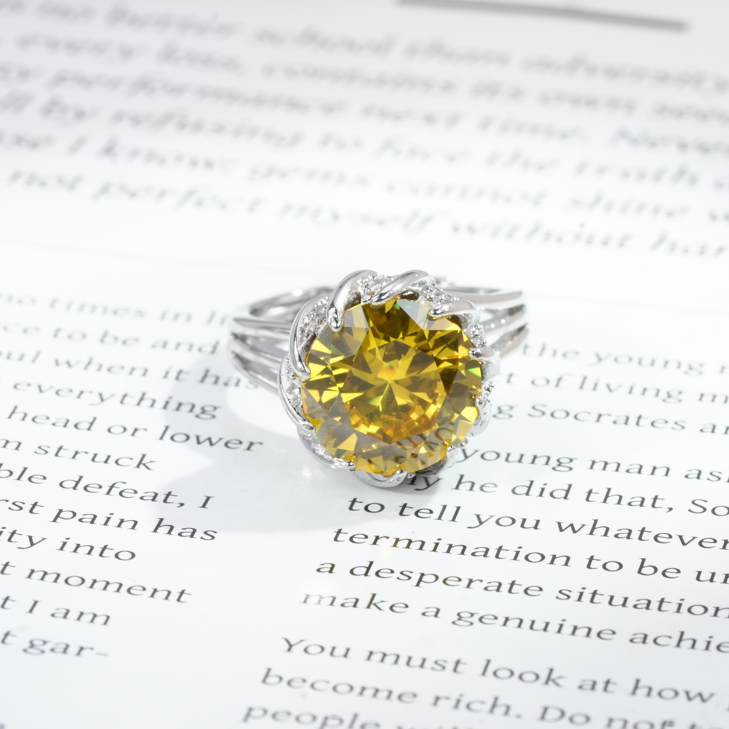 铜合金合成锆石戒指 轻奢铜合金合成立方氧化锆黄色戒指7120-3