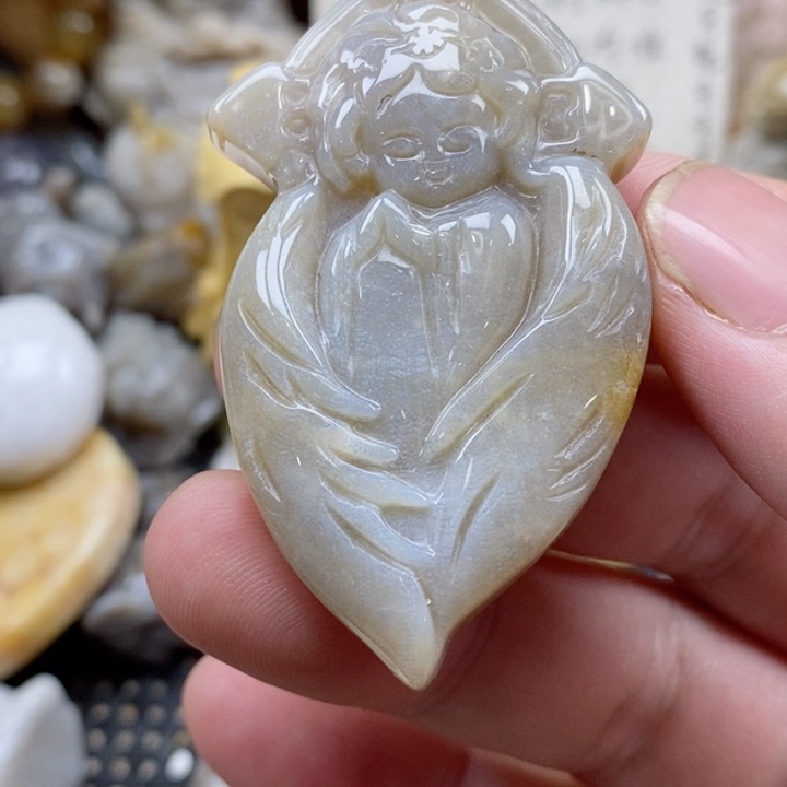 颈饰未镶嵌硅化珊瑚（珊瑚玉）