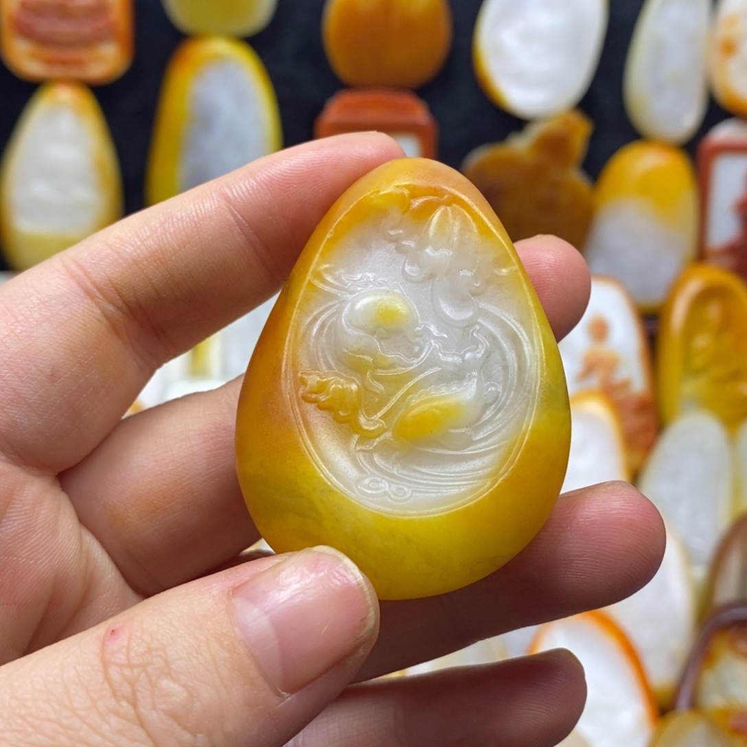 和田玉未镶嵌颈饰