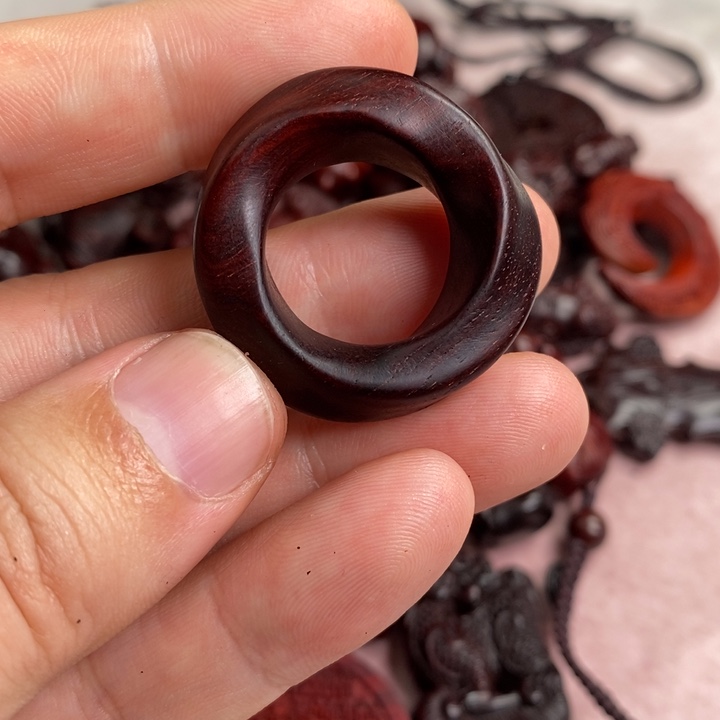 檀香紫檀（小叶紫檀）威****…