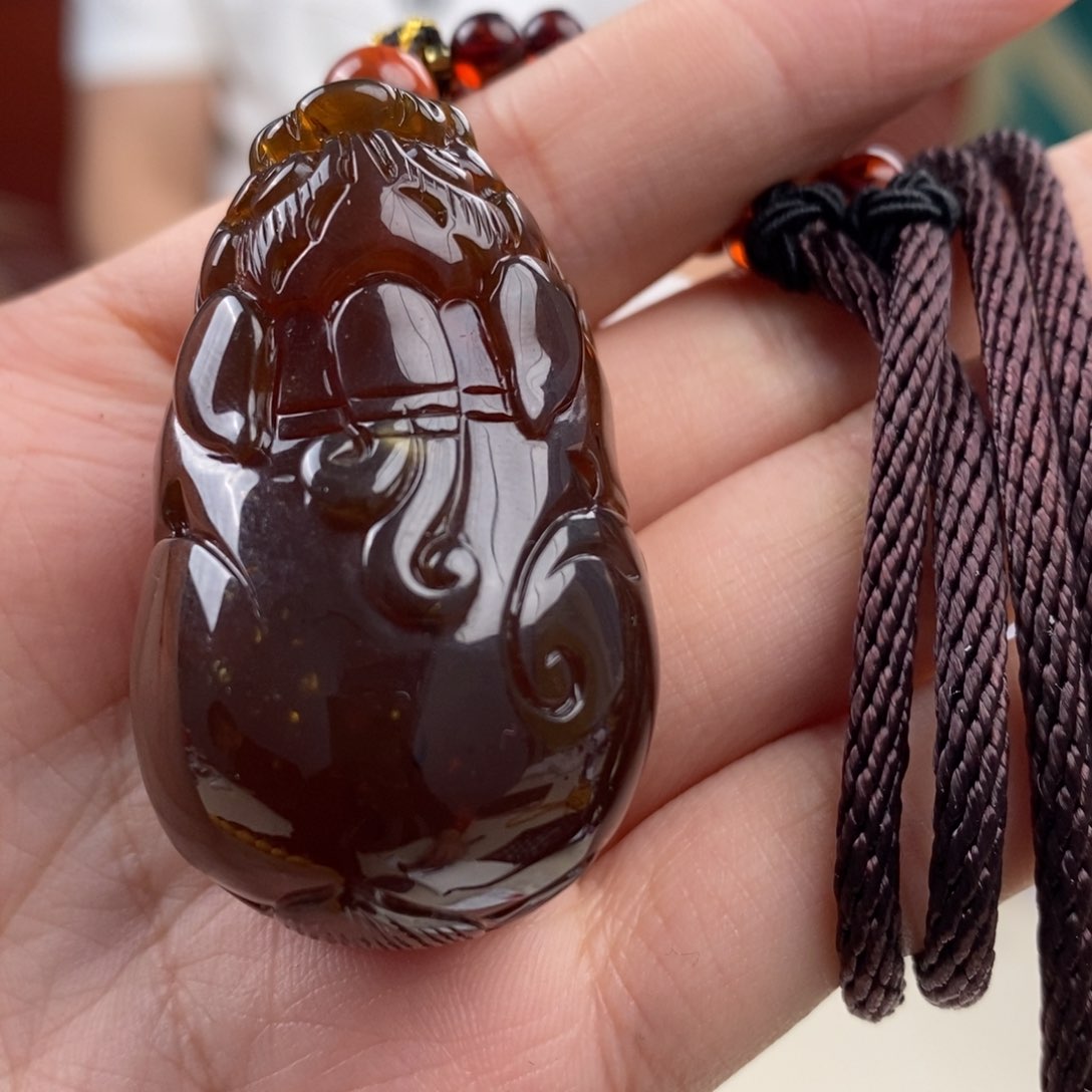 琥珀珠宝奇石未镶嵌