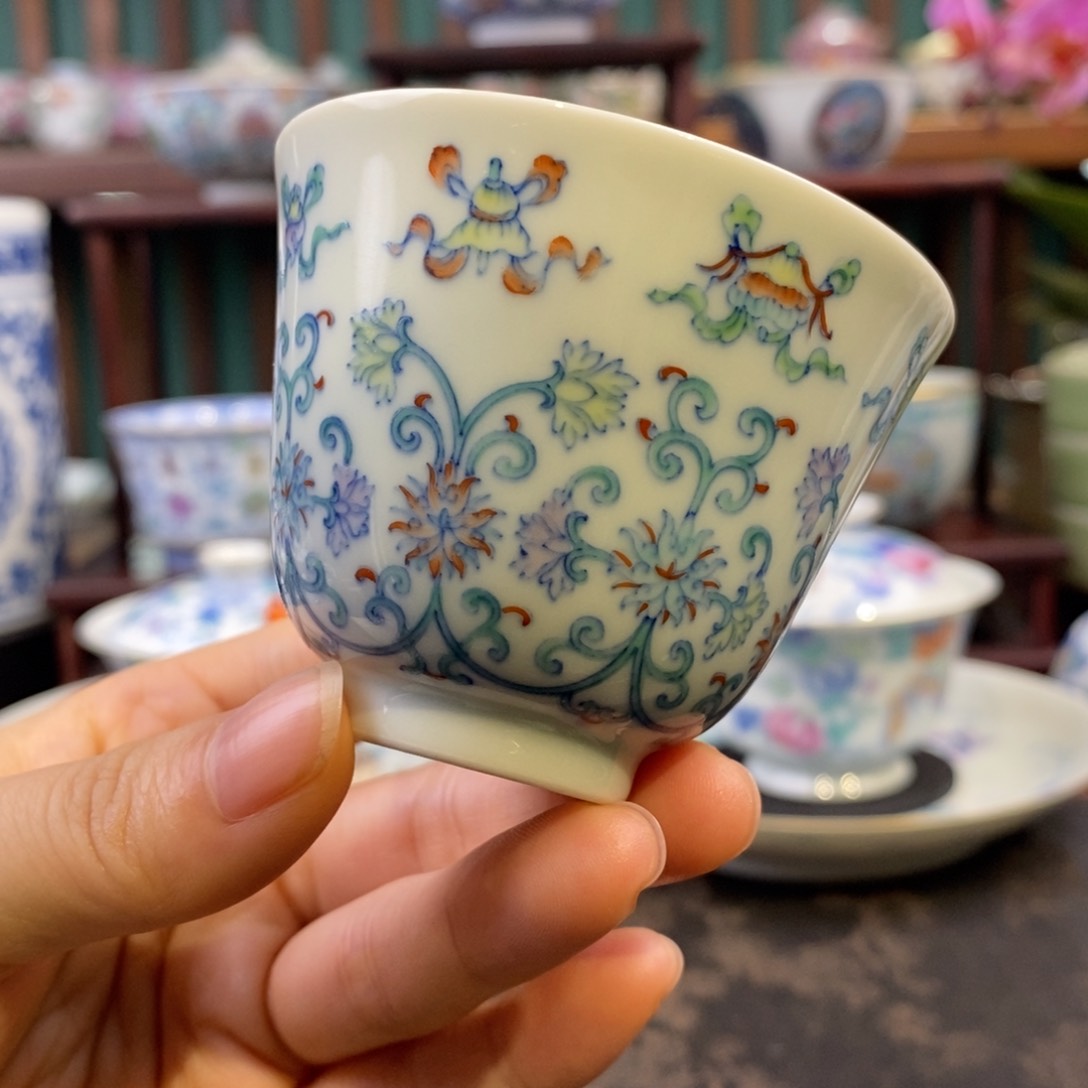 聿澜若虚斗彩八宝杯