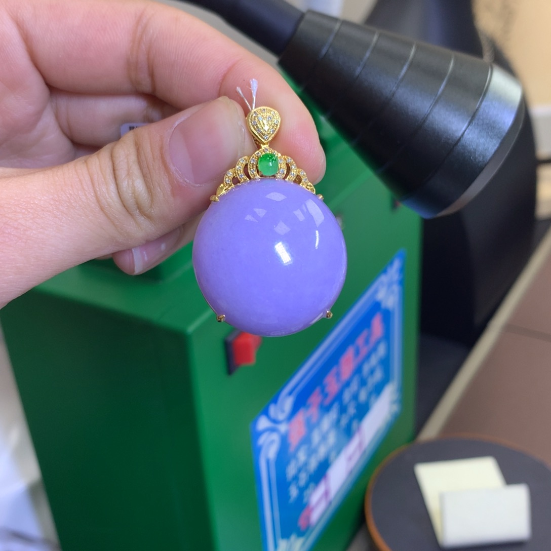 翡翠颈饰18K金镶嵌翡翠