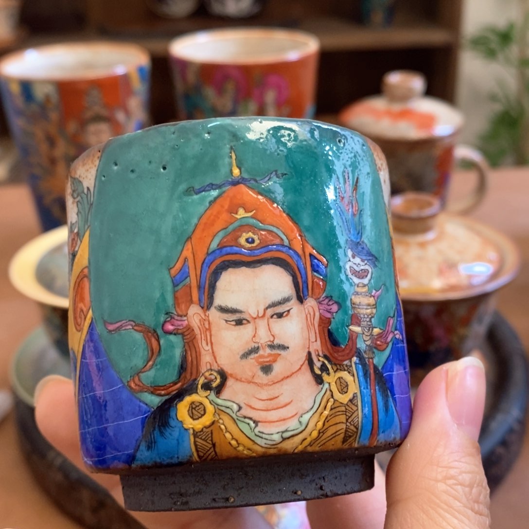 手工手绘莲花生大师茶杯