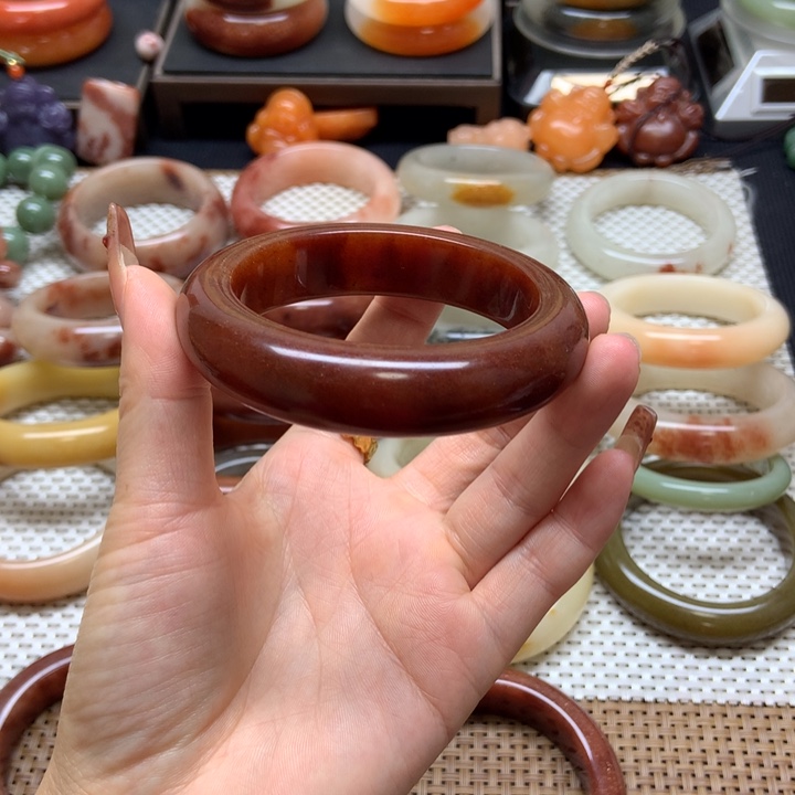 石英质玉未镶嵌手镯