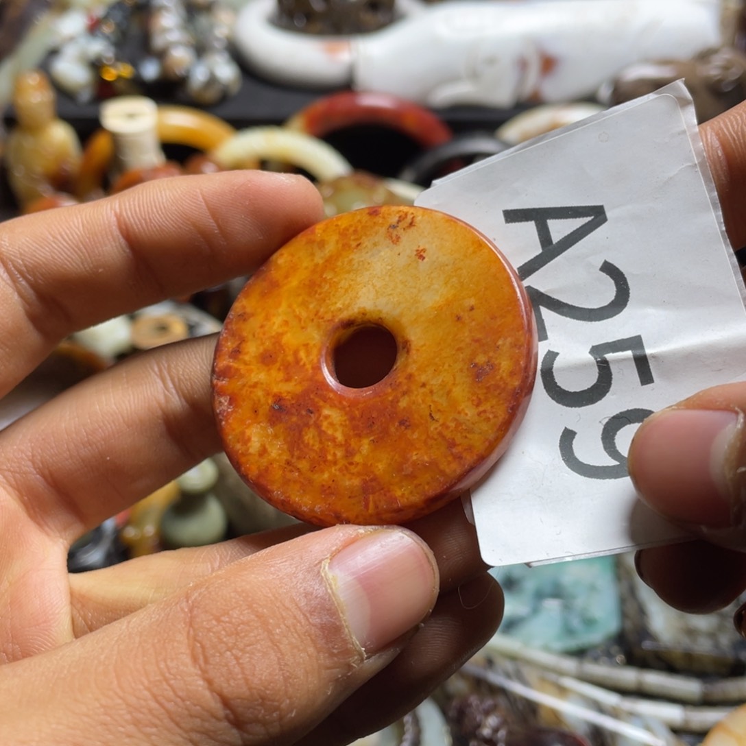 和田玉（糖玉）挂件未镶嵌