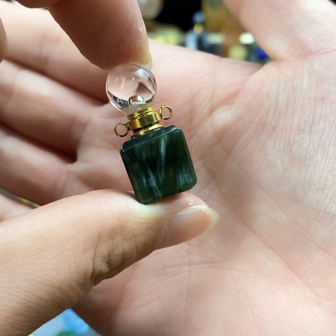 查罗石颈饰合金天然