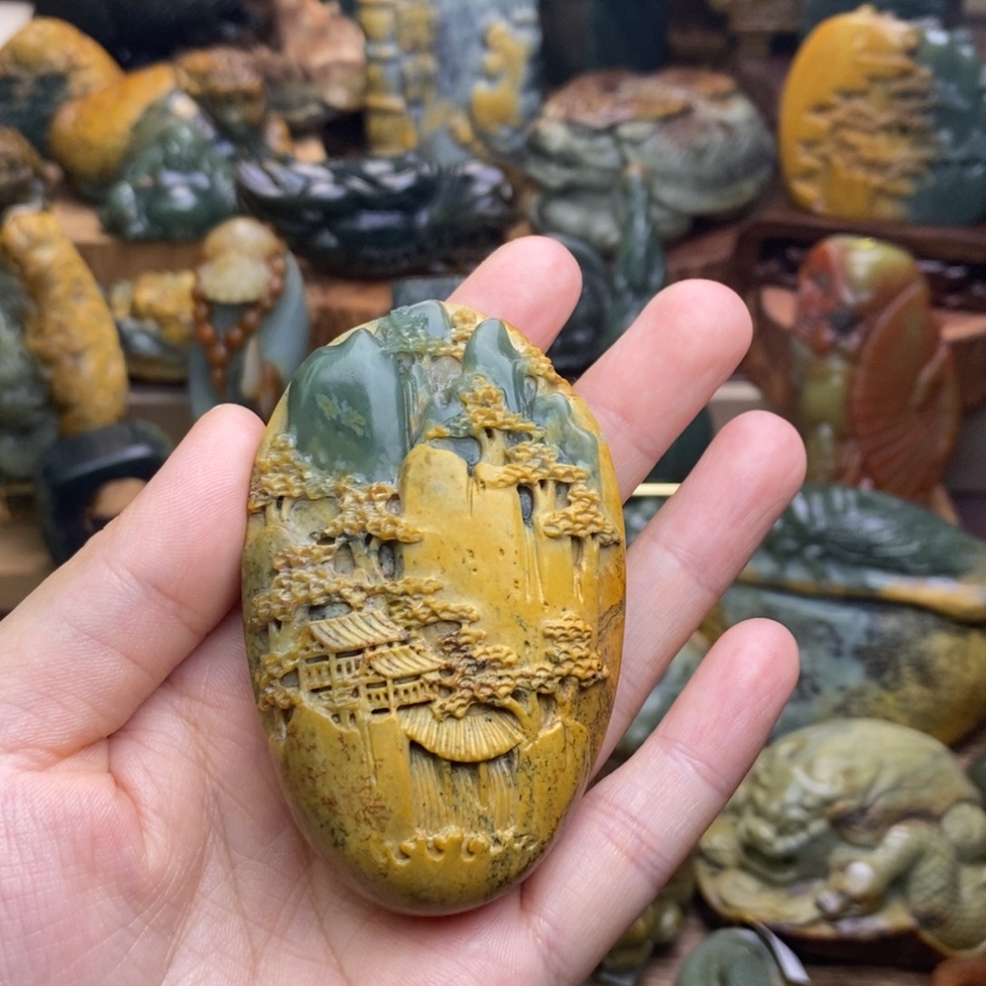 a***c岫岩河磨玉（透闪石质玉）未镶嵌把件