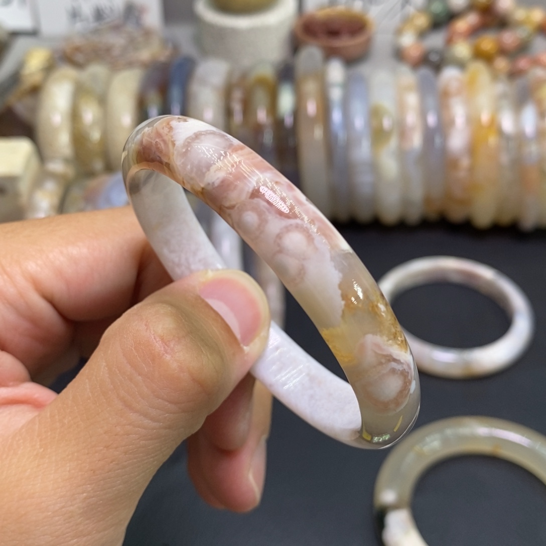 玛瑙/玉髓未镶嵌手镯