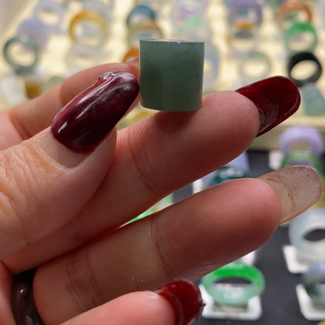 定制翡翠未镶嵌翡翠桶珠