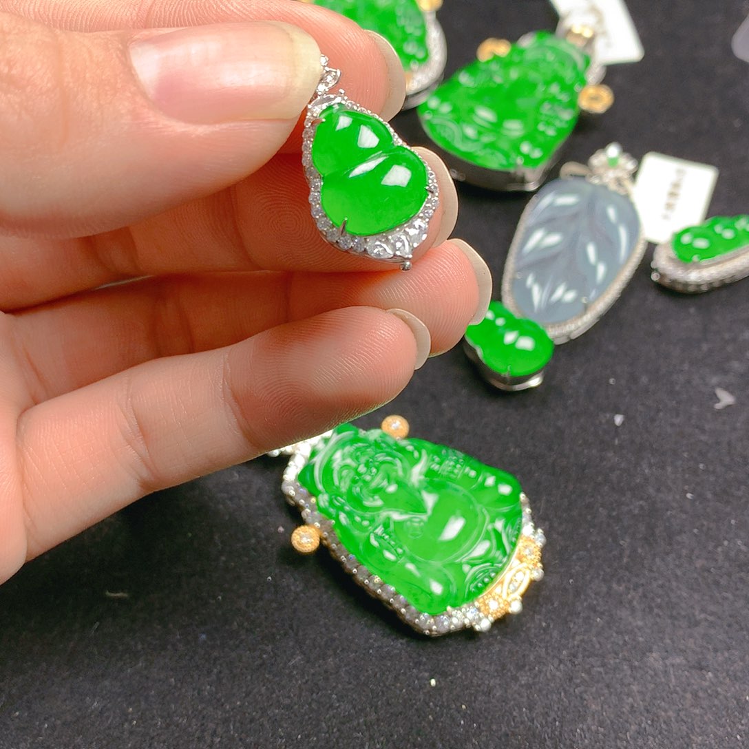 颈饰银S925镶嵌翡翠