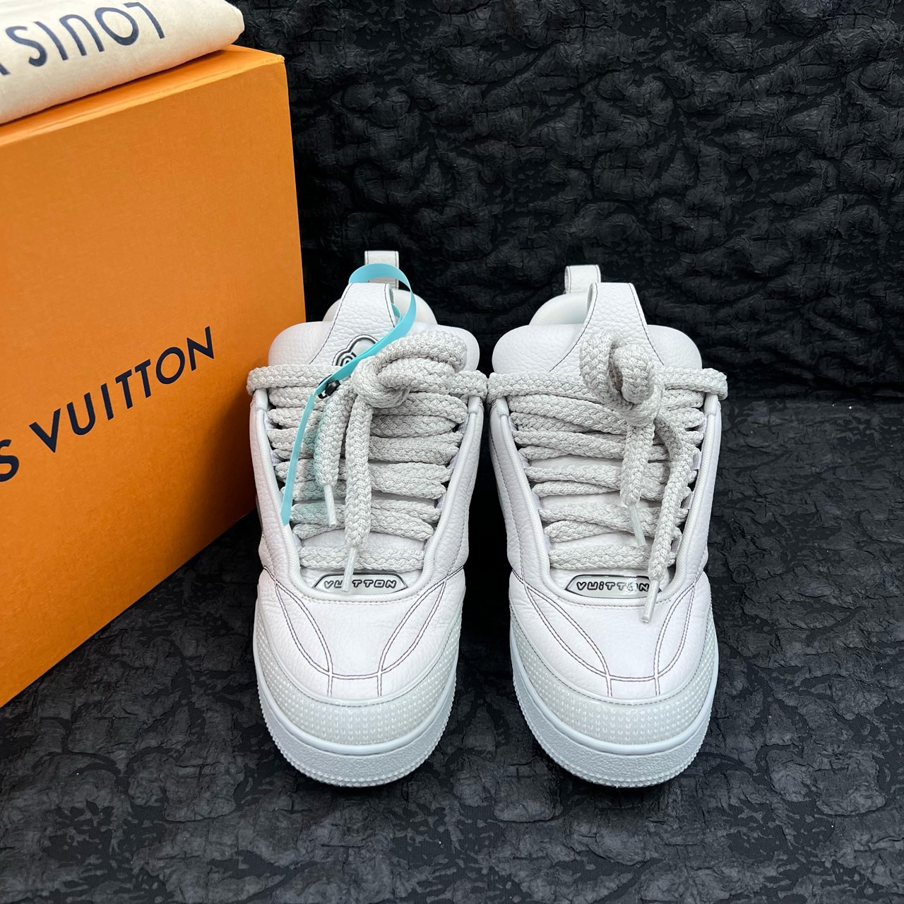 LV 路易威登 Skate 灰色面包板鞋 42码/97新/原盒尘袋