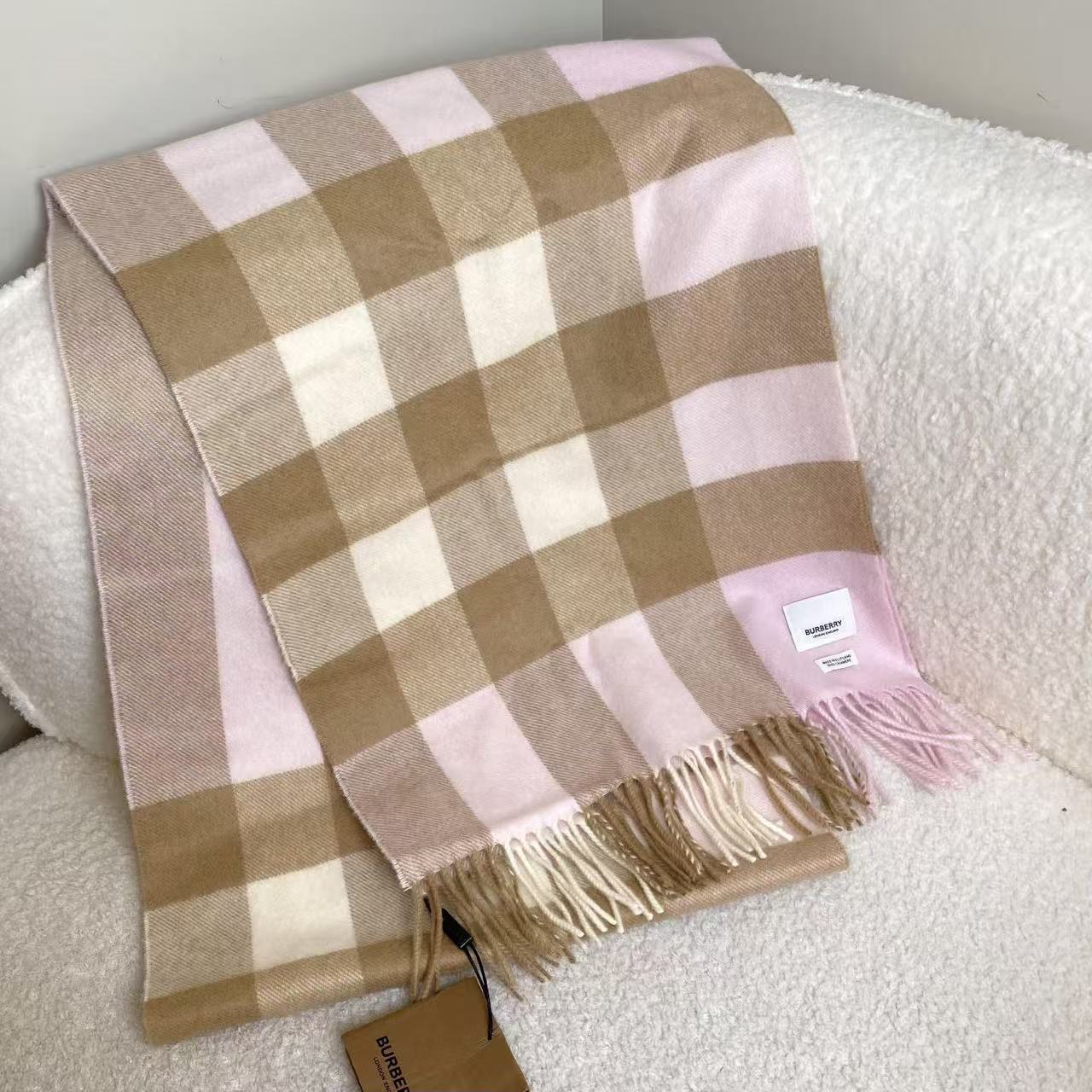 未使用 BURBERRY/博柏利 壹臻/巴宝莉拼色流苏围巾/12期 85197006