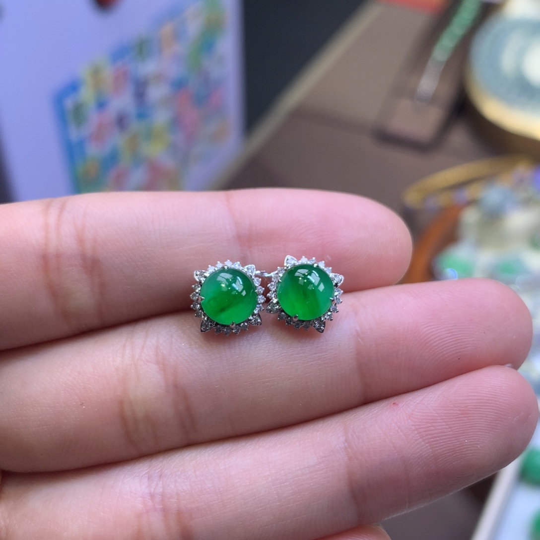 翡翠18K金镶嵌颈饰翡翠