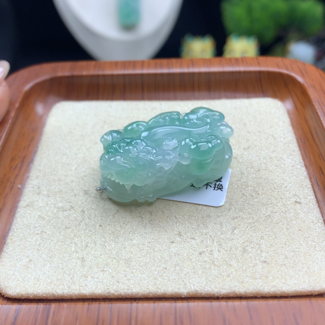 翡翠未镶嵌颈饰14