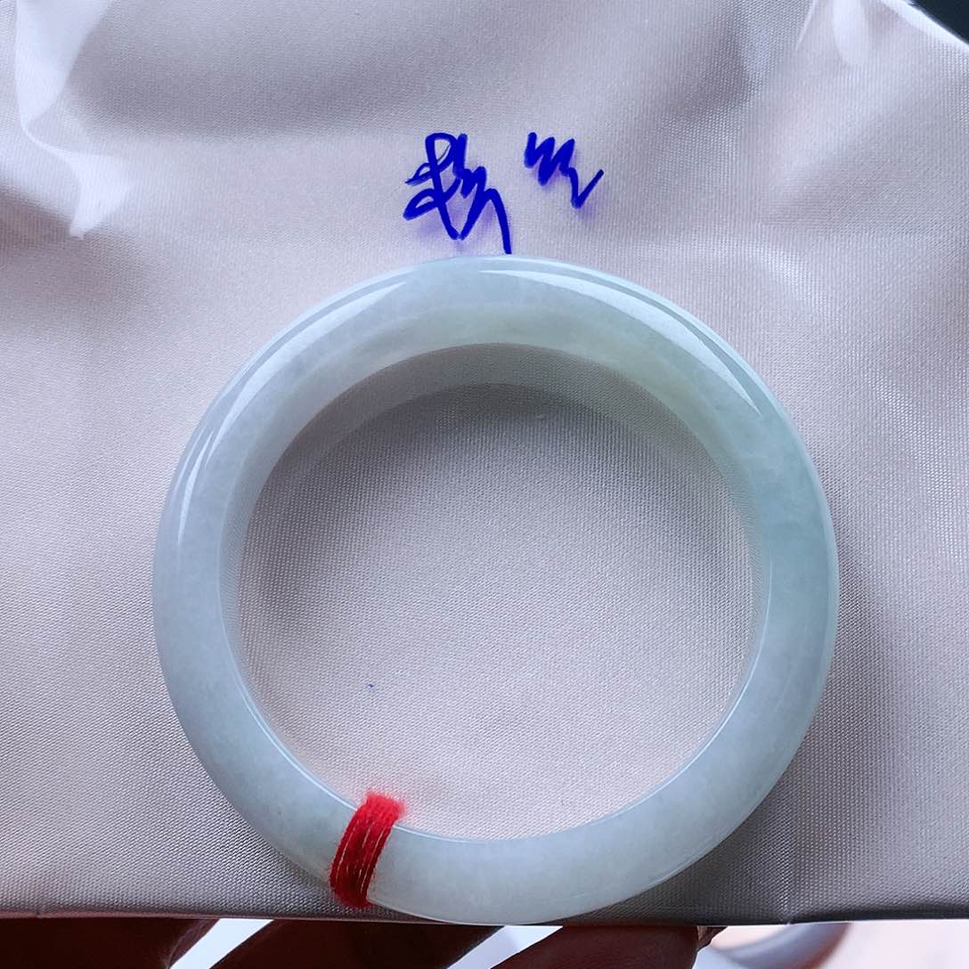 翡翠手镯未镶嵌我***多天然缅甸翡翠手镯