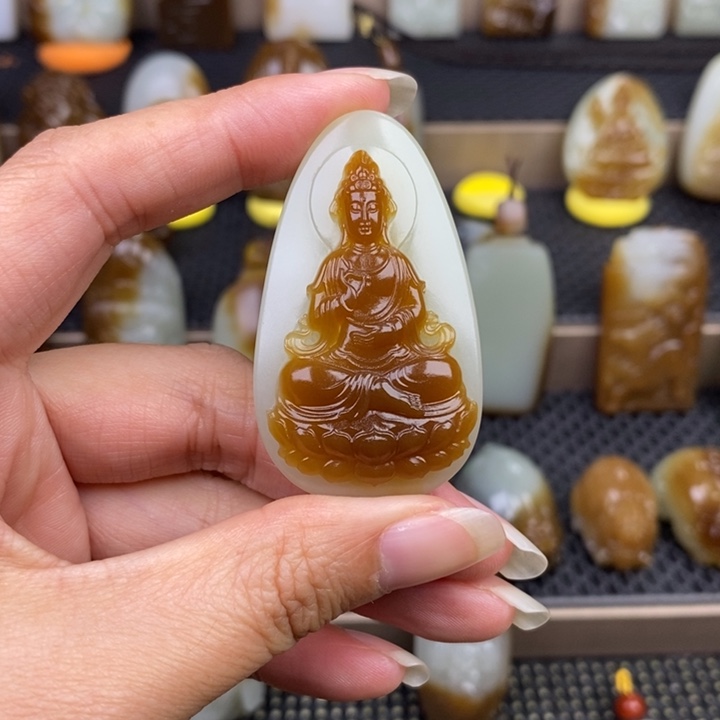 黄***厂和田玉未镶嵌颈饰