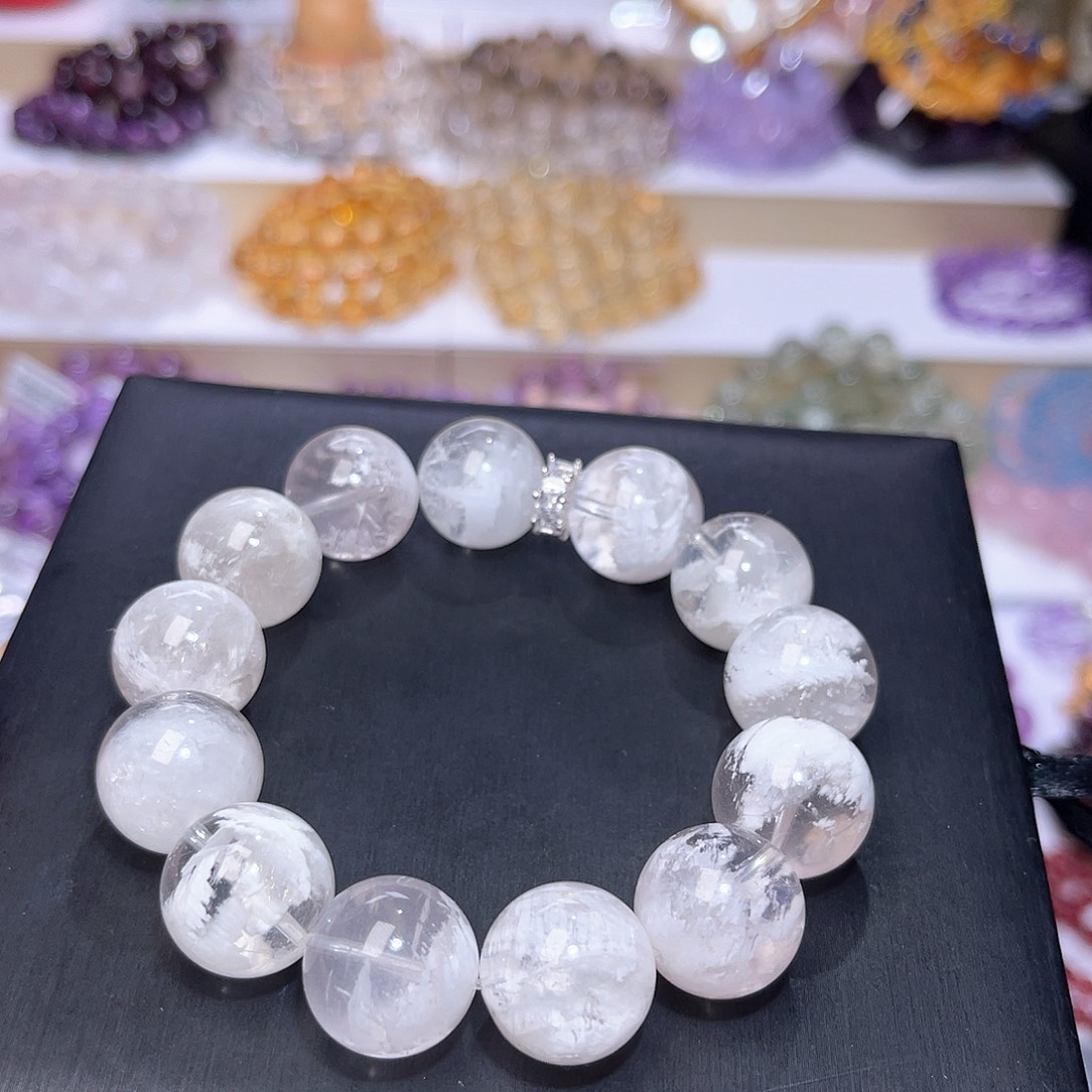 水晶手串未镶嵌汉**?