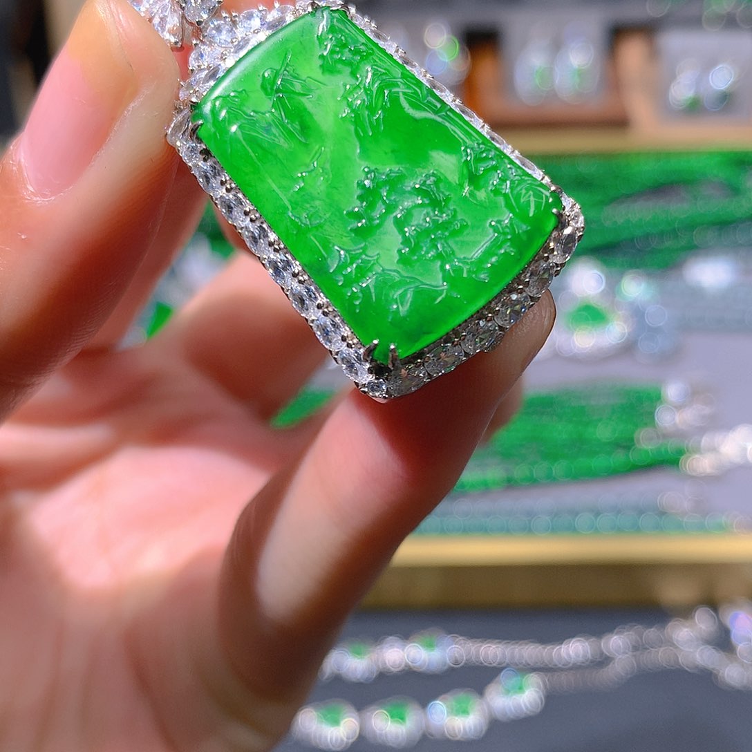 翡翠耳饰未镶嵌天然翡翠