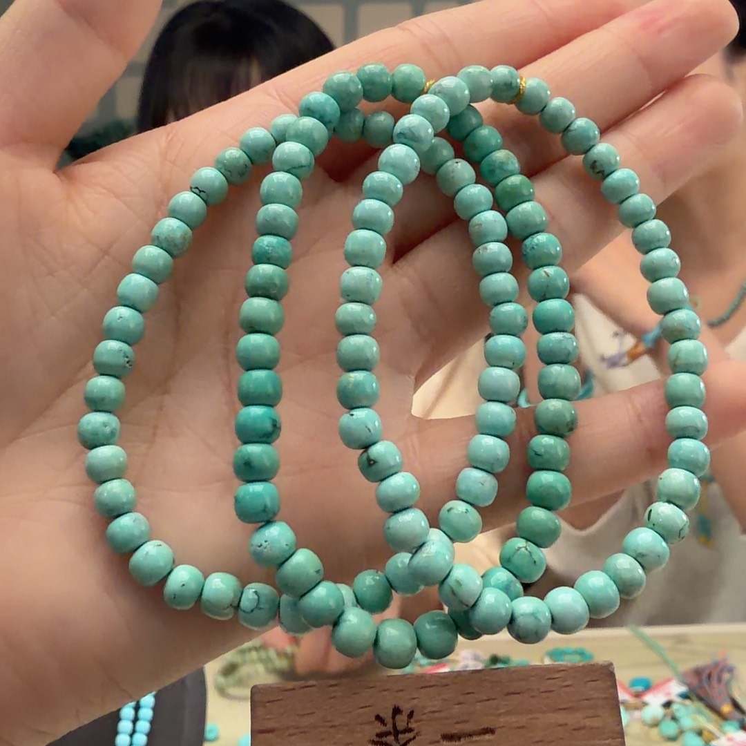 绿松石未镶嵌颈饰