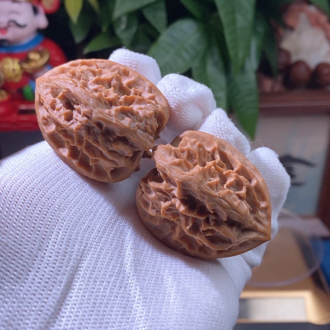 文玩核桃吊坠龙骨