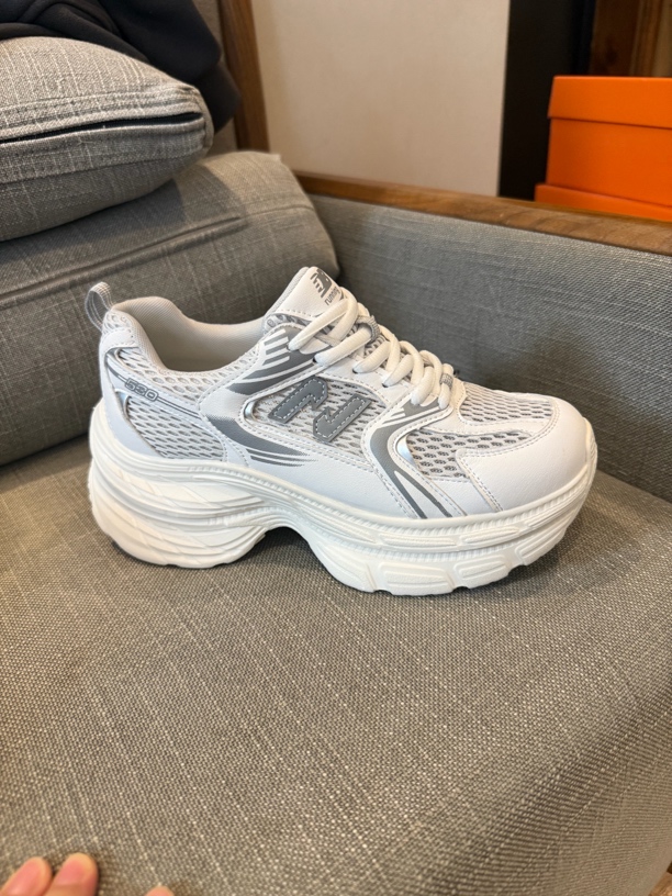 80631新款网面休闲鞋