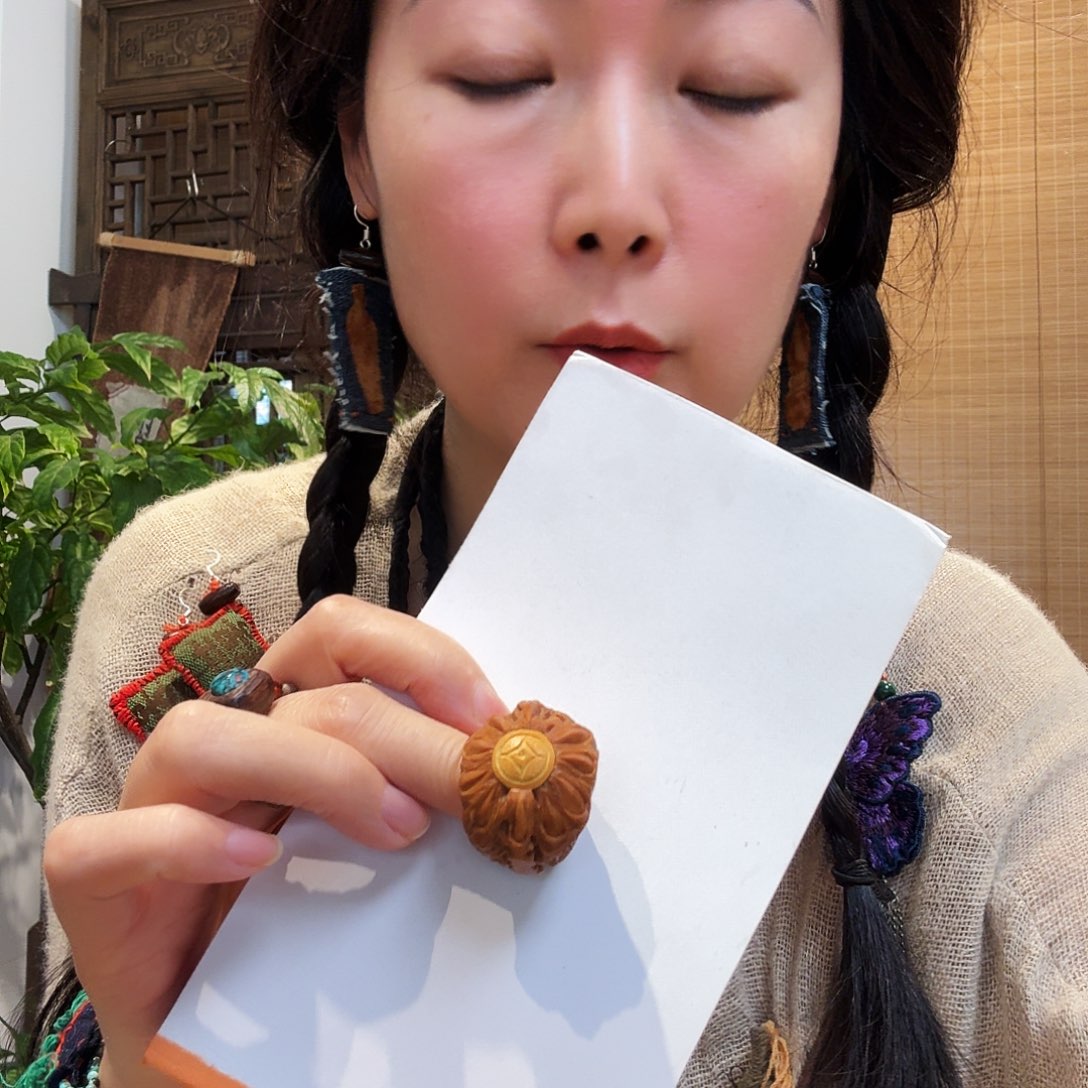 设计款戒指一枚一枚