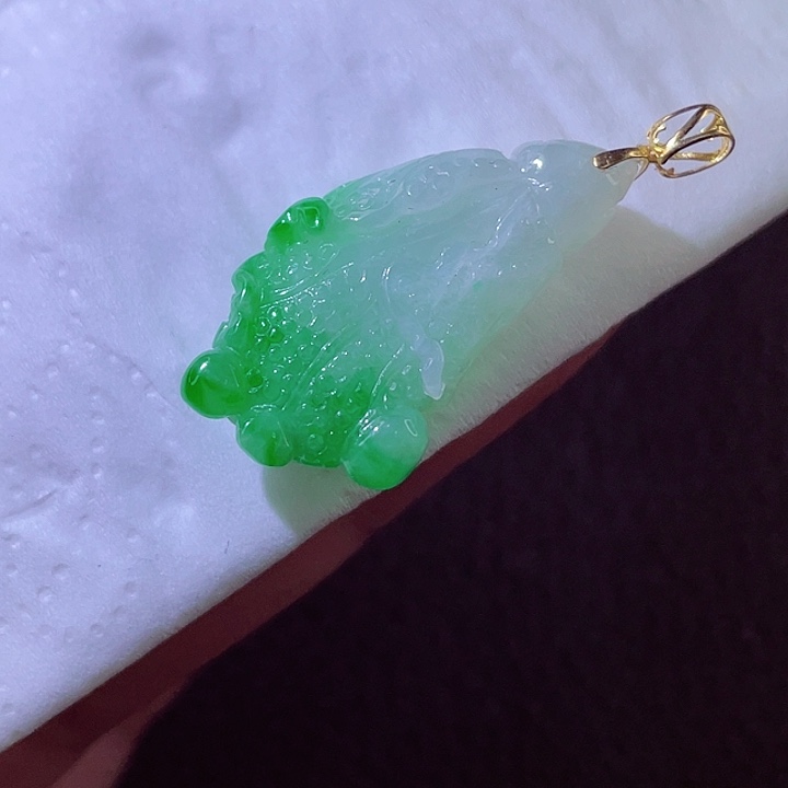 翡翠18K金镶嵌颈饰翡翠