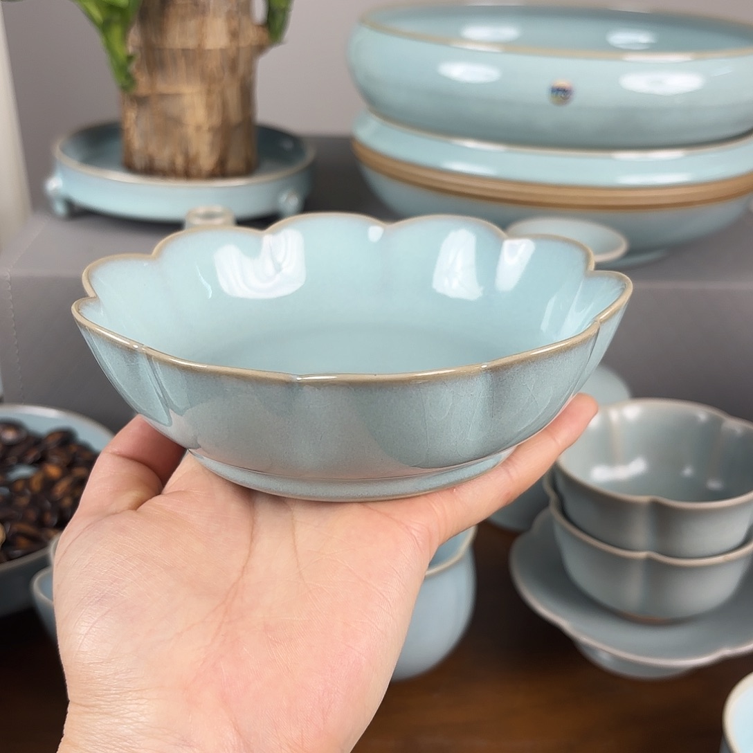 摆件天青釉莲花洗微瑕