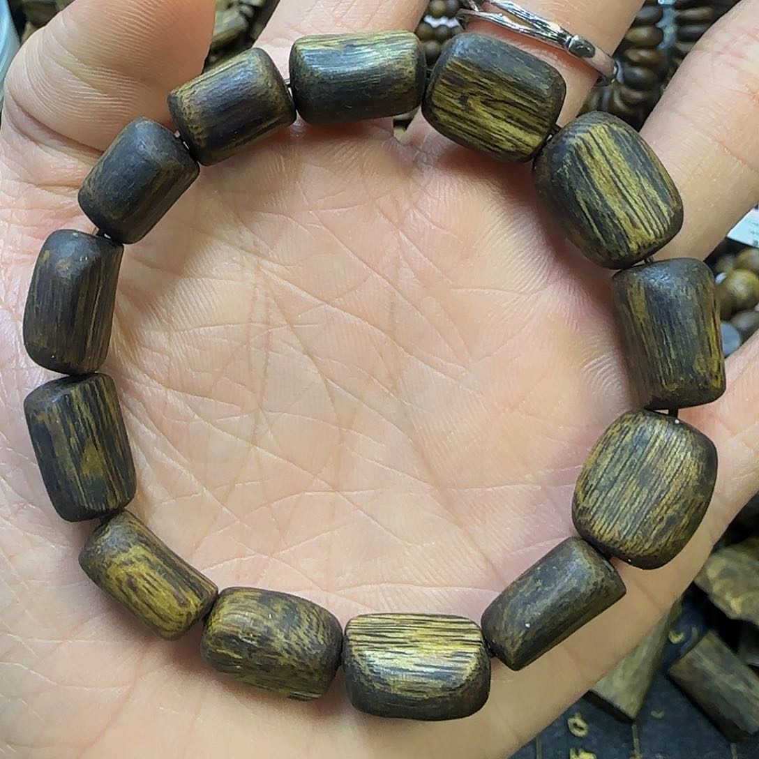 沉香手串无***。99沉树心油12.9克