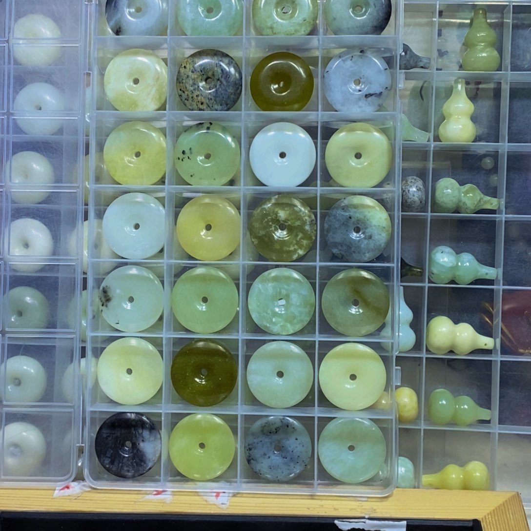 蛇纹石玉未镶嵌颈饰254