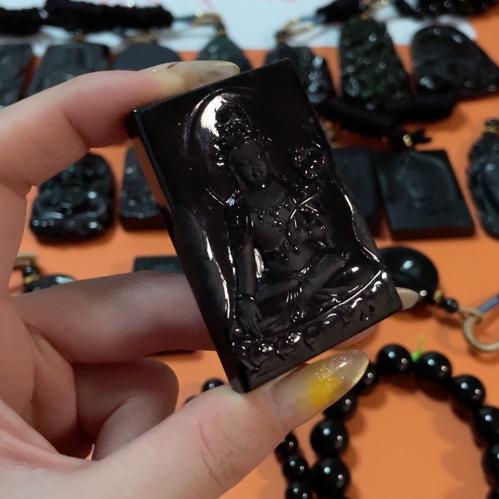 翡翠颈饰未镶嵌帅*