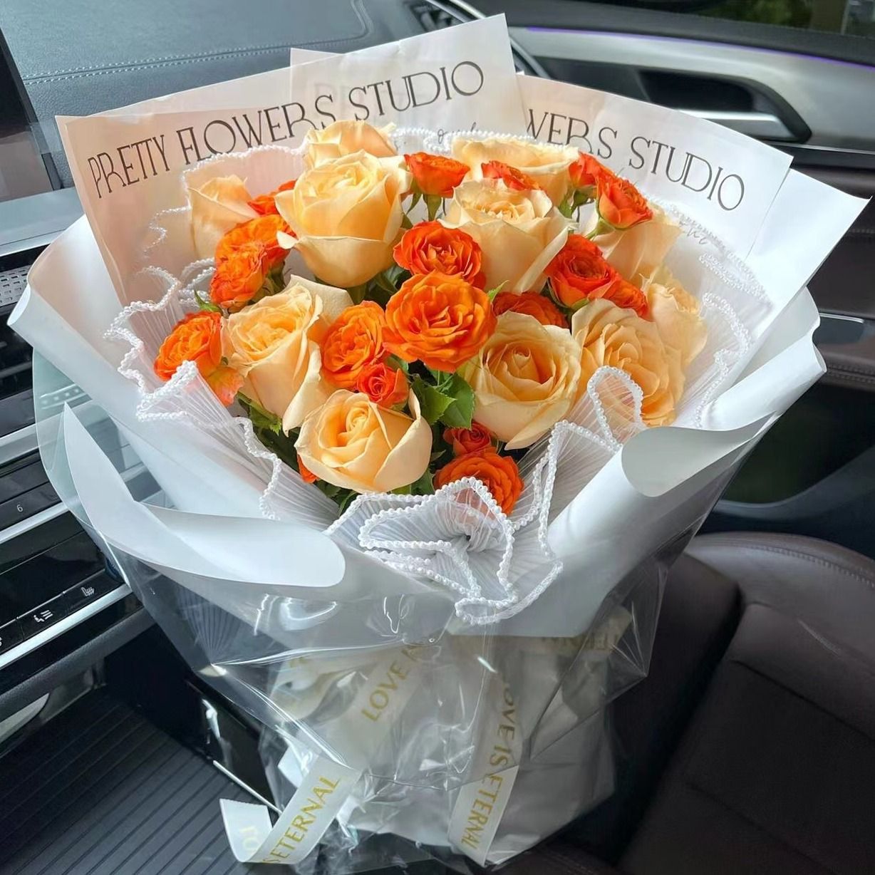 【心之所念】11朵香槟玫瑰花混搭橙色芭比生日表白鲜花玫瑰花束送女友老婆花店送花上门