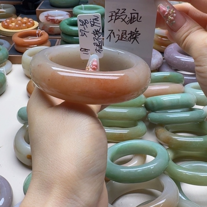石英质玉未镶嵌手镯