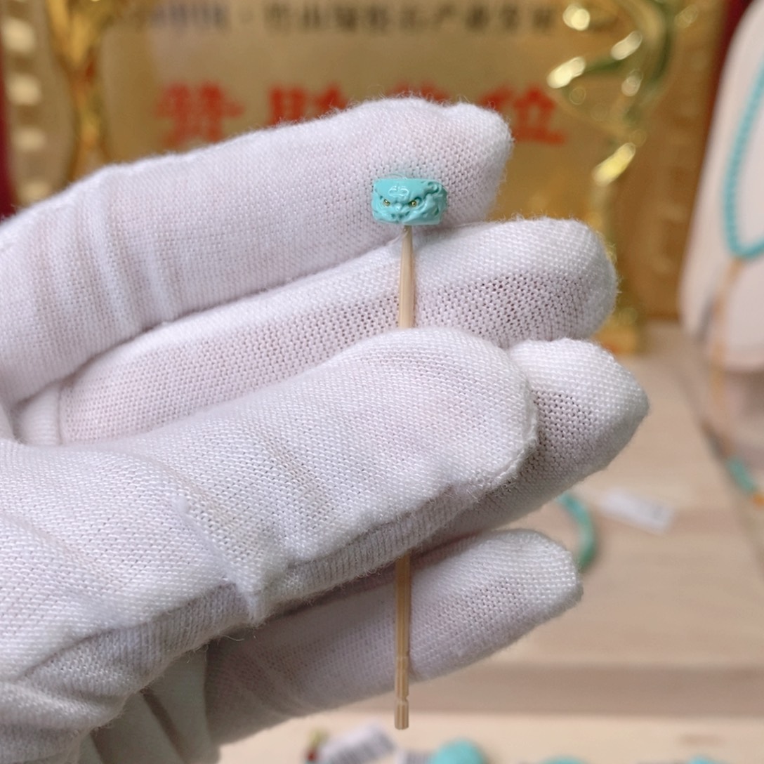 绿松石颈饰未镶嵌