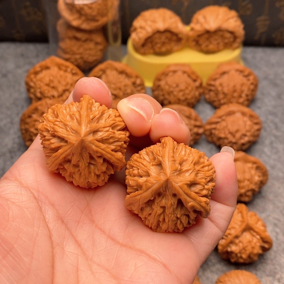 文玩核桃把件精品御龙粗筋三棱36全品